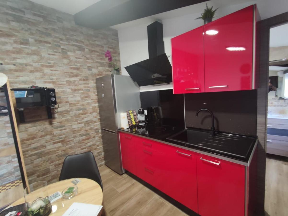 Casa Rural La Zzinetina Con Jacuzzi كونستانتينا المظهر الخارجي الصورة